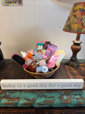 Assorted Women’s Bath & Body Gift Basket - 24 pieces